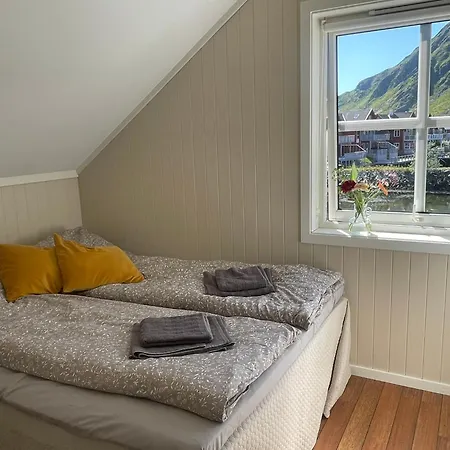 Modern Fishermans Apartment Ballstad